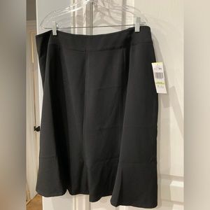Le Suit Women’s Skirt black size 18W new with tags